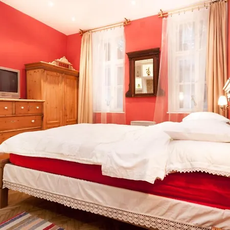Folk & Design A/c Wifi Apartment Budapest